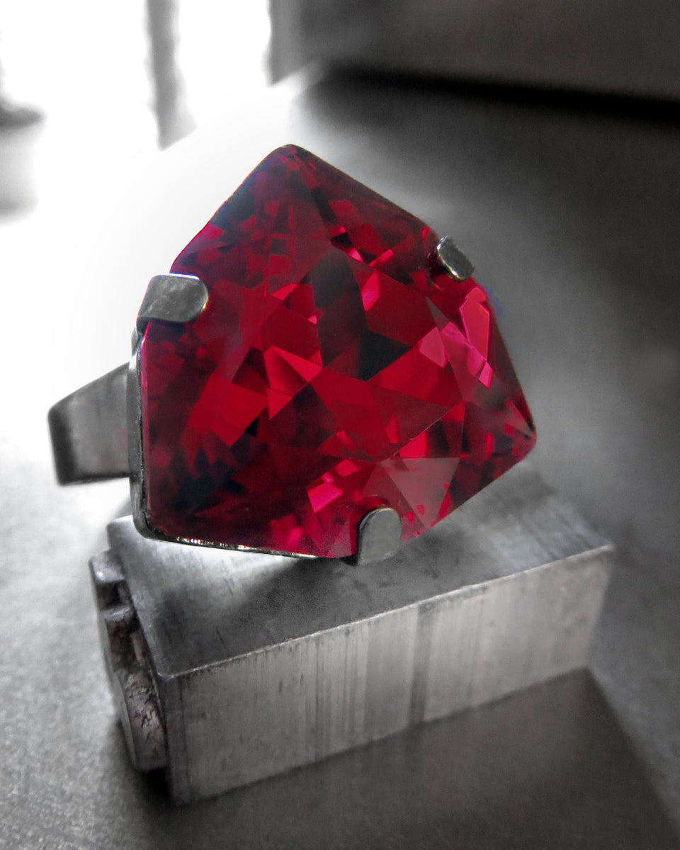 SANGUINE - Gothic Blood Red Crystal Ring - Teardrop